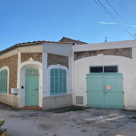 Jolie Studio Climatise Avec Parking Et Proche De La Mer Carqueiranne Exterior foto
